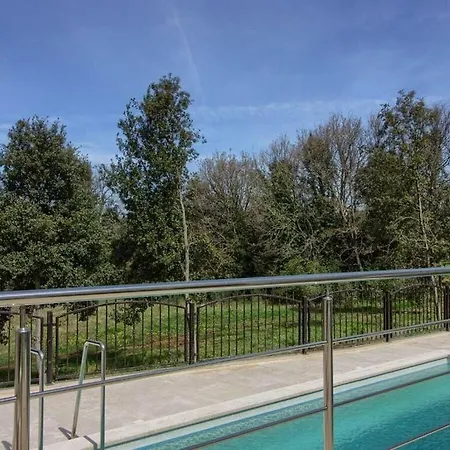 Olivia-mar, 100m Beach Villa Valtura